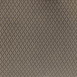 Pantalon de forme bootcut souple et confortable: jambe légèrement appuyée et bas évasé. Le tissu marron est imprimé de petits croisillons beige et vert. La ceinture de ce leggings est recouverte du même tissu, les œillets sont dorés ainsi que le bouton. Esprit années 70's. Le tissu est composé de 69% polyester, 27% rayon, 4% élasthanne. Vue détail de l'imprimé.