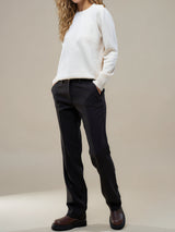 Pantalon Pamela chocolat pour femme, coupe droite en polyester, viscose et élasthanne.