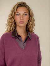 Pull Leon Luxe col V en cachemire et soie, coloris bordeaux, THEN PARIS
